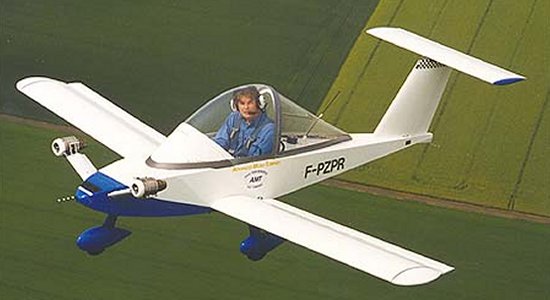Jet-powered version of the Cri-Cri