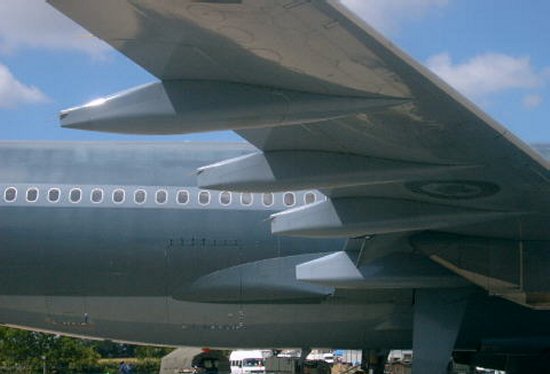 Flap track fairings under the wing of an A310