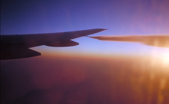 Boeing 777 dumping fuel in flight