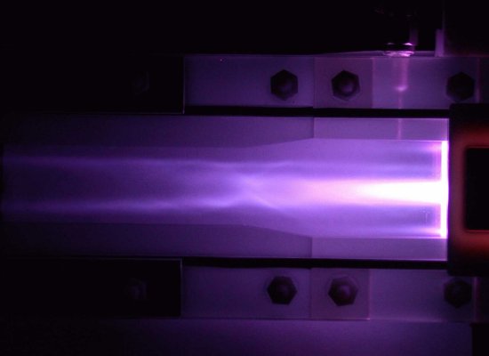 Shock diamond structure visible in a nitrogen plasma jet