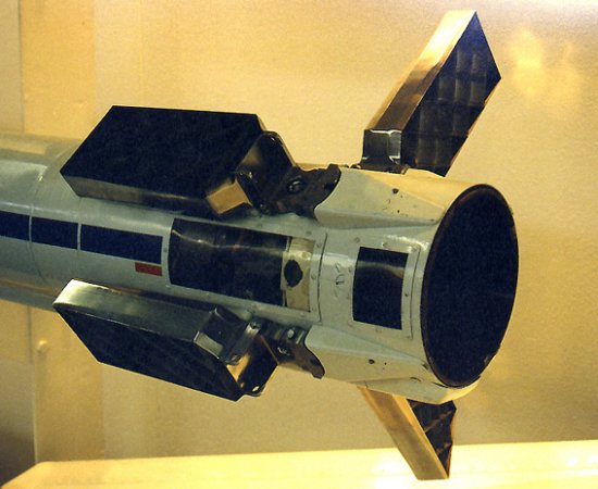 Folding grid fins used on the R-77 (AA-12) missile