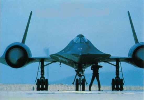 Forward view of the turboramjet engines used on the SR-71