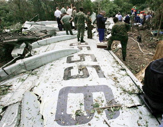 Searching the remains of Siberia Airlines Flight 1047 after it was bombed